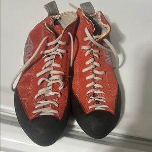 Solo Red Climbing Shoes